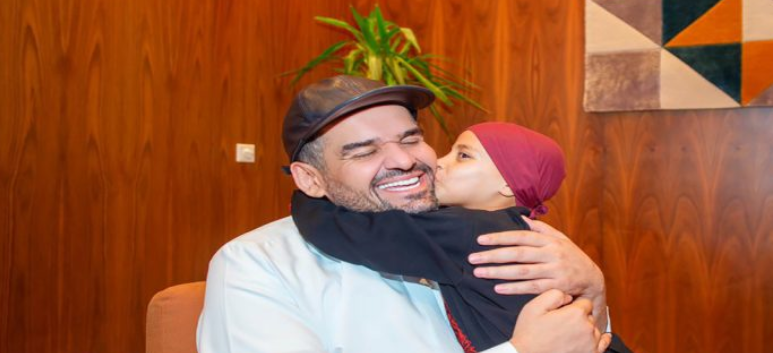 بالفيديو  .. حسين الجسمي يحقق أمنية طفلة مغربية