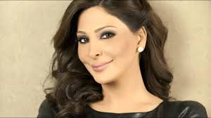 إليسا تحسد الشعب الفرنسي ..  ما السبب؟