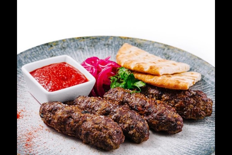 صينية كفتة اللحمة الضاني مثل المطاعم
