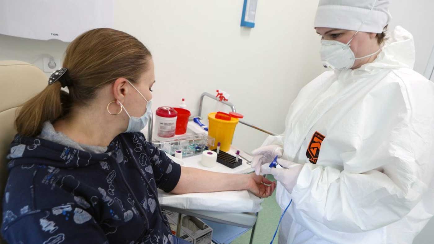 روسيا تبدأ التطعيم الجماعي ضد كورونا بلقاح سبوتنك-في
