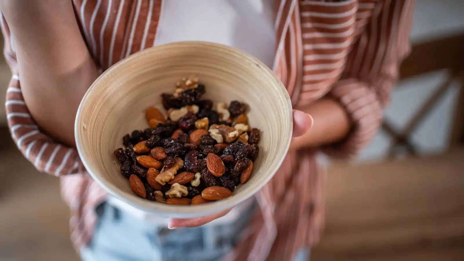 لتعزيز الطاقة وصحة القلب ..  إليك أفضل الأوقات لتناول المكسرات 