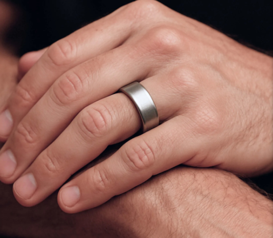 خاتم Pin Pulse الذكي يدّعي قياس ضغط الدم وسكر الدم هل ينجح حقًا؟