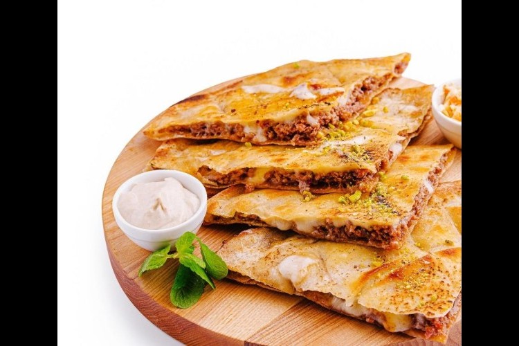 ساندويشات عرايس لحمة محمرة