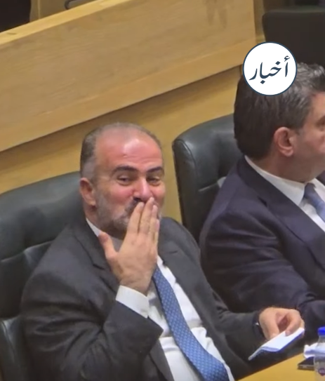 ما مضمون رسالة العماوي التي دفعت فريحات لإرسال "القبلات" داخل المجلس؟ (فيديو)