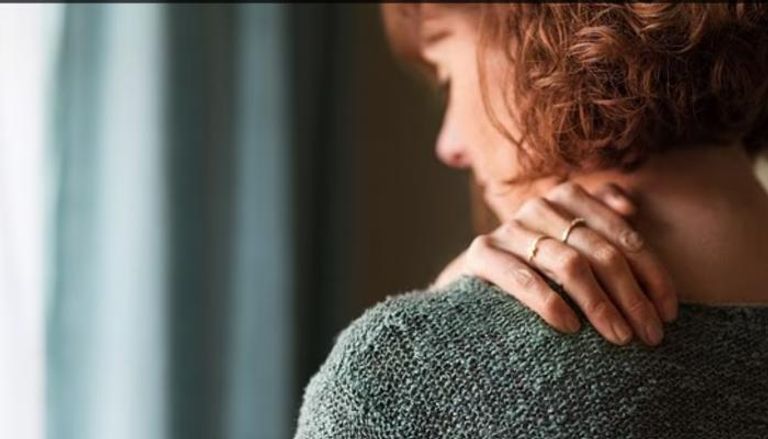 آلام الكتف تحت المجهر ..  أسباب خطيرة وحلول بسيطة فعالة