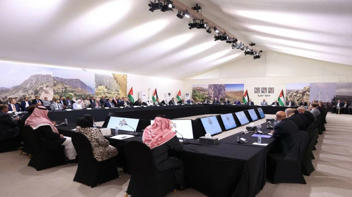 الحكومة: ملتزمون بإنفاذ المشاريع وسنرصد التمويل اللازم لها في الموازنة العامة