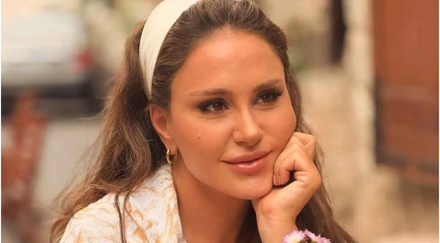 ديمة قندلفت توضح سبب اعتذارها عن مسلسل "كولومبيا" مع رشا شربتجي