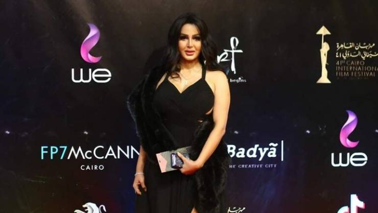 فنانة مصرية تغير اسمها بعد أزمة الفيديوهات الإباحية