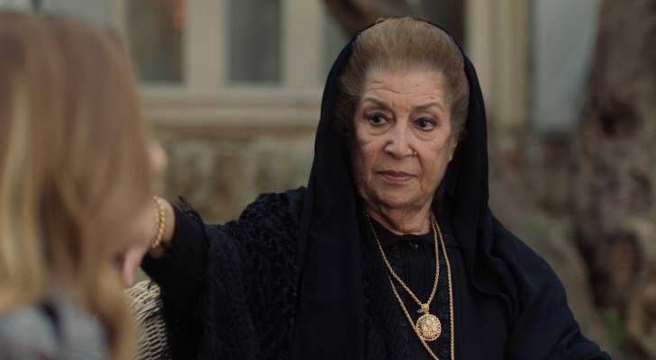 بالفيديو  ..  "منى واصف" تأسر وتُبكي المتابعين بهذا المشهد في "الهيبة الرد"