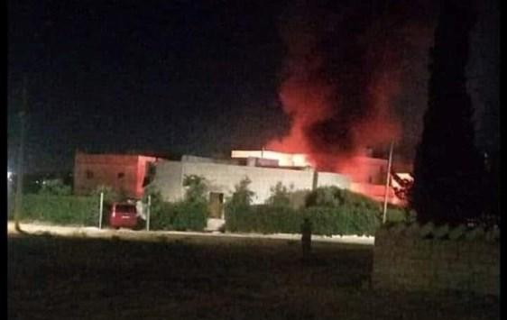 الأمن لـ"سرايا": وفاة خمسيني و حرق لمنازل و مركبات إثر مشاجرة مسلحة في "خشافية الدبايبة"  ..  صور و فيديو