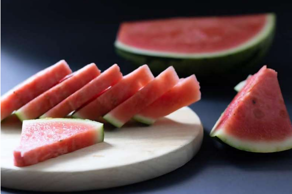 كيف تختار البطيخة المناسبة والأكثر حلاوة؟