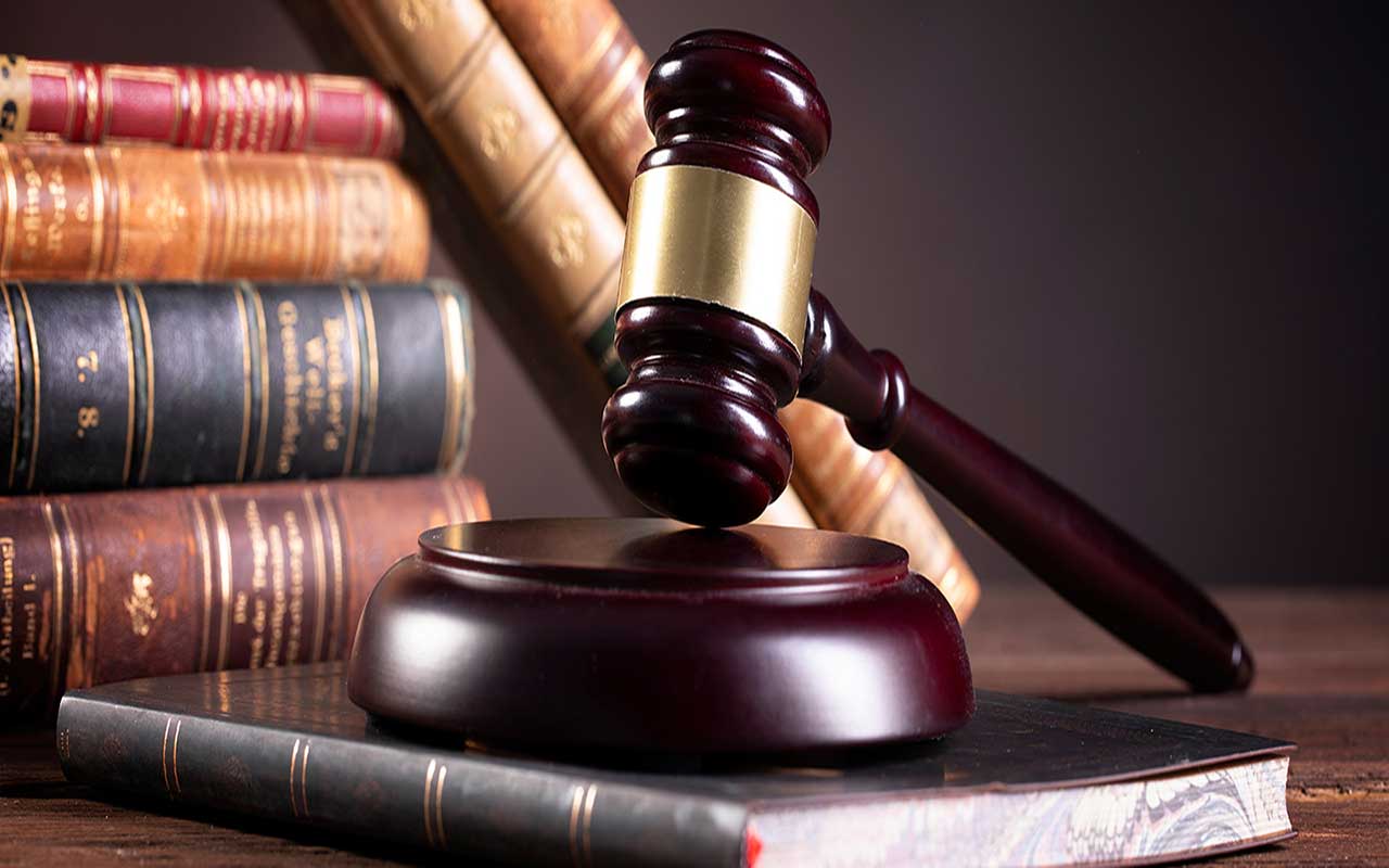 يفتح على شقيقه دعوى عمالية ليردها الأخير بدعوى سب عبر "التواصل الاجتماعي"