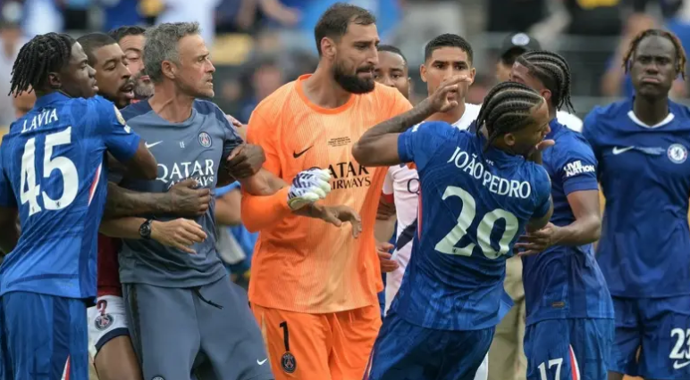 بعد "ضرب" لاعب تشيلسي ..  إنريكي مهدد بالإيقاف في كل المسابقات