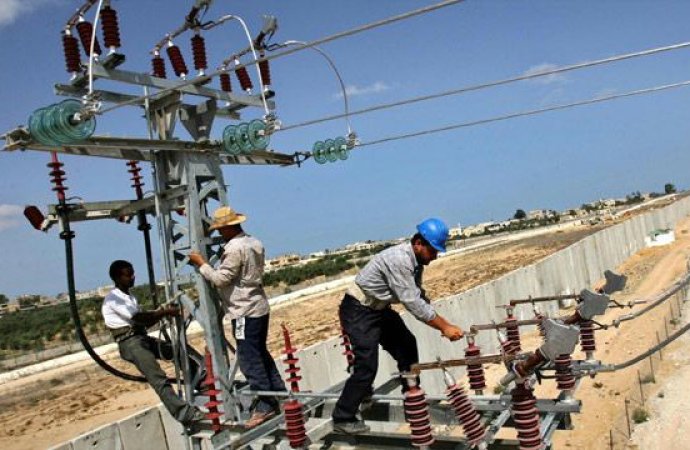 اعطال "الكهرباء الاردنية" تنخفض من 120 عطلا الى 40 يوميا بعطلة العيد