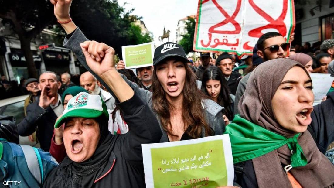 حشد ضخم في الجزائر العاصمة في الجمعة الأخيرة قبيل الانتخابات الرئاسية