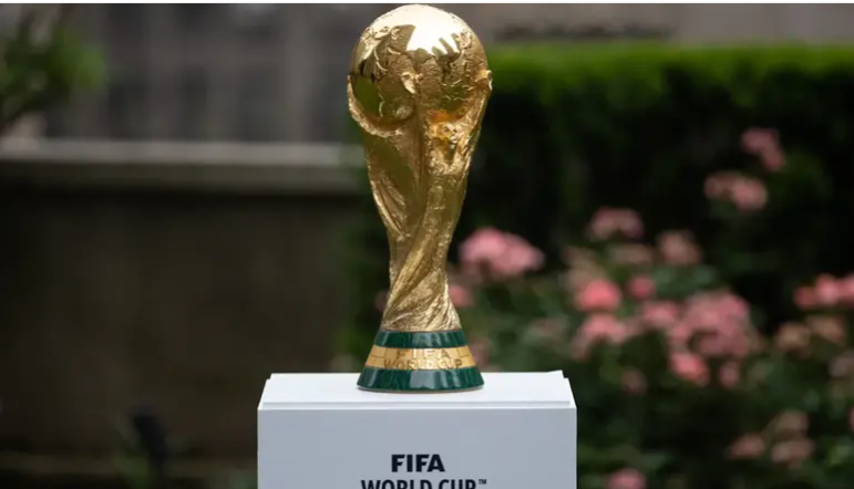 "فيفا" يدرس توسيع كأس العالم لتحتضن 64 منتخباً