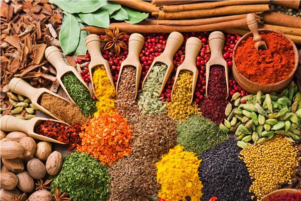 5 أنواع توابل تعزز صحة أمعائك بشكل فعال