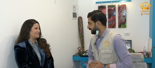 بالفيديو  ..  فريق يوم جديد يزور الجاليري المنزلي للين باسل الطراونة