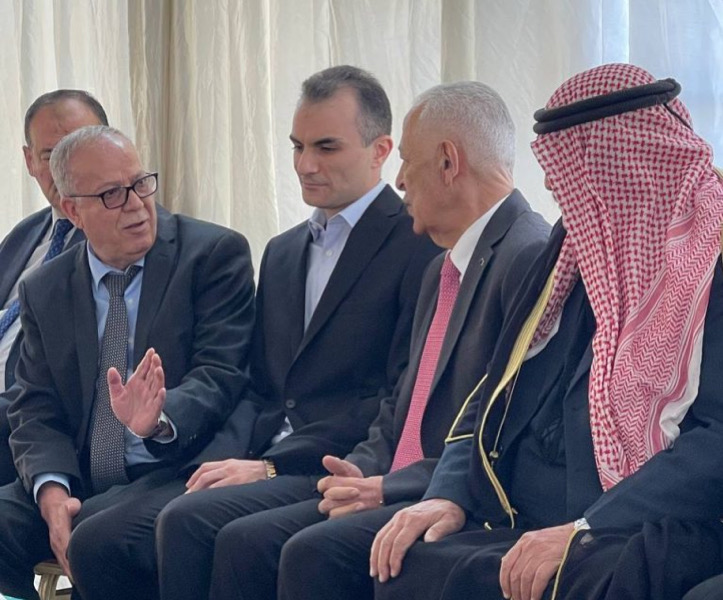 مندوبا عن الملك وولي العهد ..  العيسوي يعزي عشيرة التميمي  ..  صور