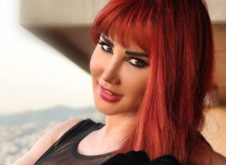 جيني إسبر تحتفل بعيد الأم بصورة من طفولتها ..  شاهد