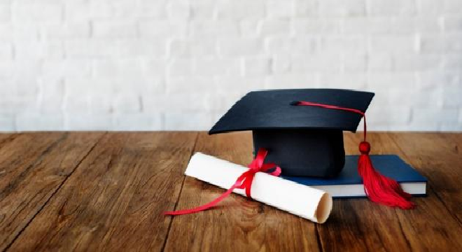 معاناة موظفين في بلدية من حملة الشهادات الجامعية ..  مطالب بتعديل المسميات الوظيفية