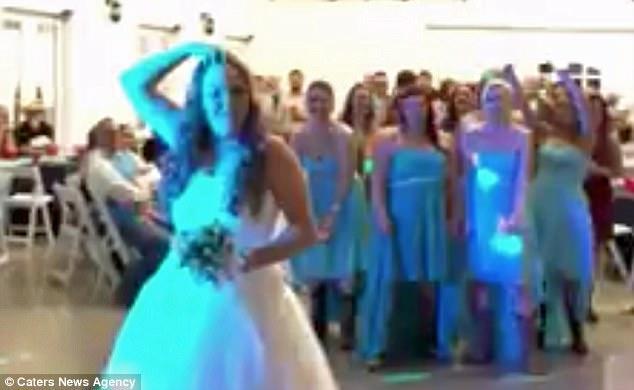 بالفيديو :عروس مصابة بالسرطان تفاجئ الحاضرين بجرائتها !