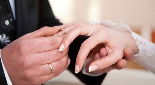 دولة عربية تتجه لإلغاء المهور في الزواج ..  فمن هي؟ 