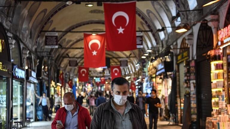 تركيا تفرض عزلا عاما على 15 مدينة