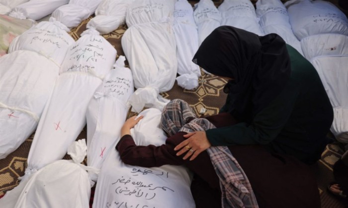 الجثث تملأ شوارع غزة  ..  وقتال عنيف لا يتوقف