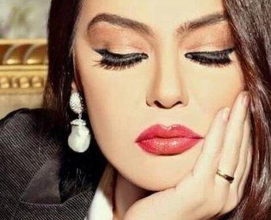 بالصور .. عرض صورة لشيريهان بمزاد علني التفاصيل .. 