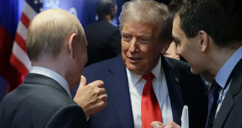 بعد تقرير حول إلغاء قمة بوتين وترامب ..  الكرملين: لا تعليق