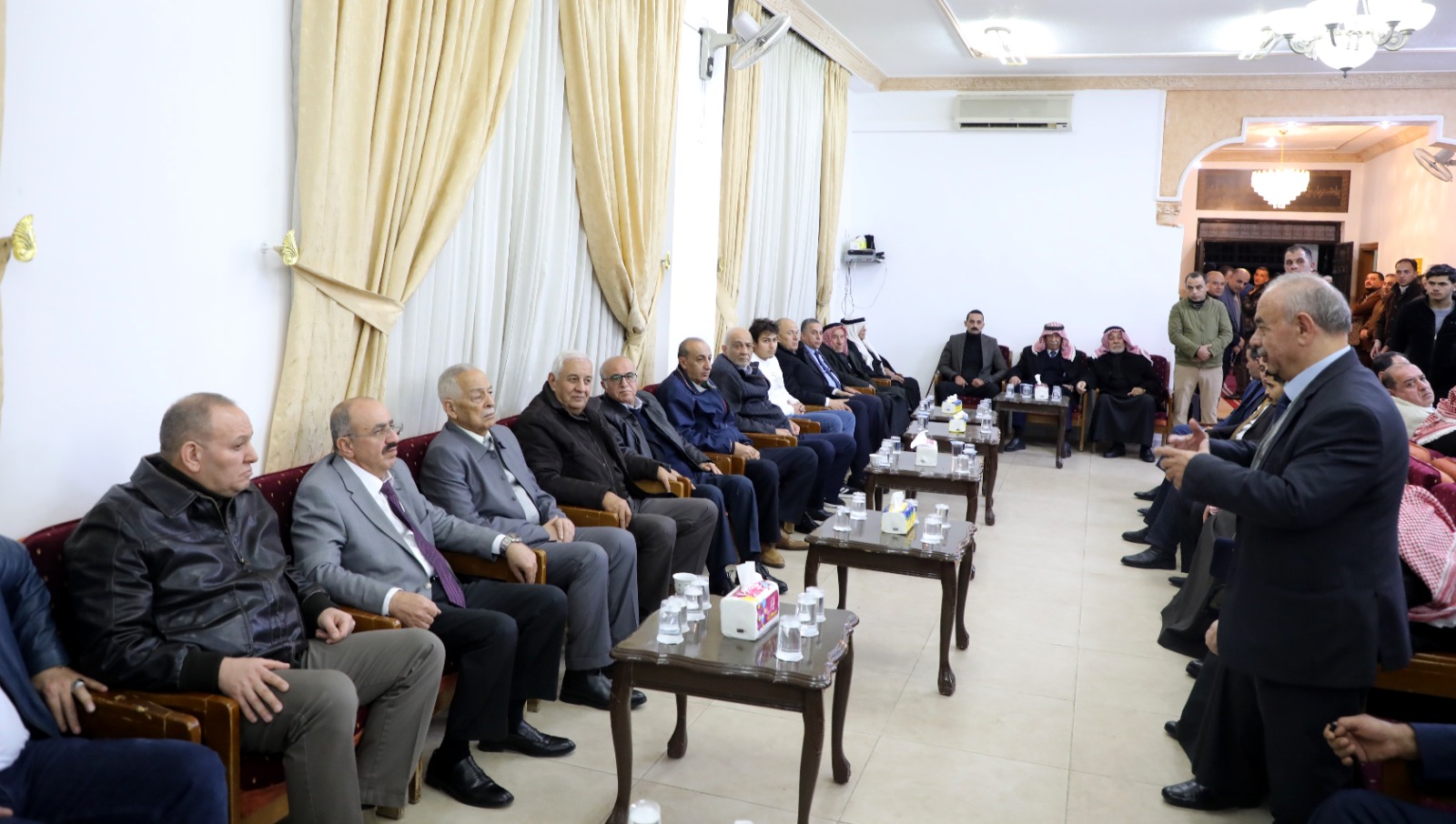 مندوبا عن الملك وولي العهد ..  العيسوي يعزي العجارمة والعمايرة والرحامنة والنجار وأبو حسان