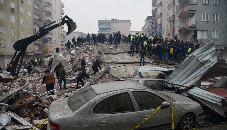  إردوغان يعلن حدادا وطنيا لسبعة أيام إثر الزلزال في تركيا