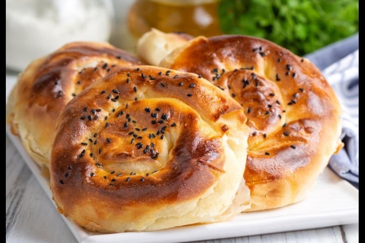 فطائر بالجبن السائلة