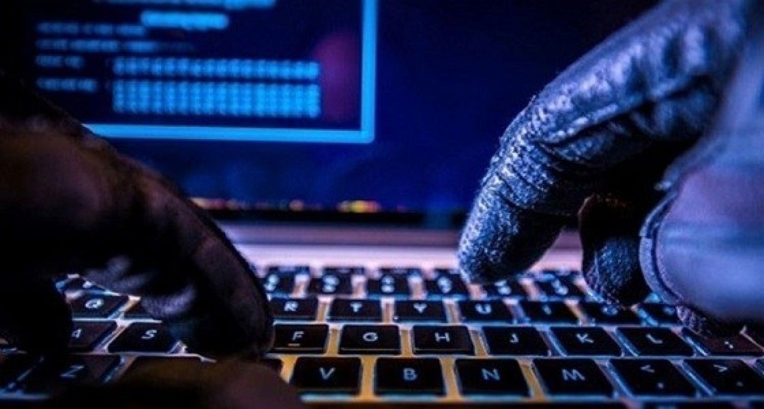 تحذير ..  ثغرات شواحن السيارات الكهربائية تضر بشبكات الإنترنت المنزلية