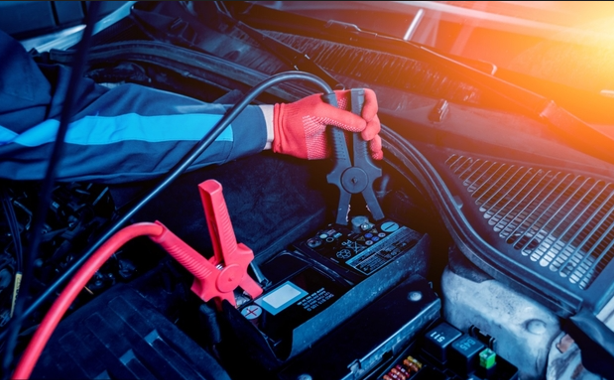 أبرز أسباب عدم شحن بطارية السيارة .. 