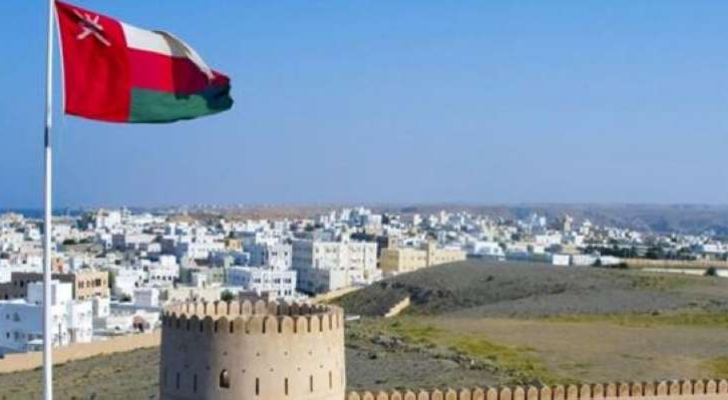 عُمان تعلن إجراءات جديدة للحدّ من تفشي كورونا