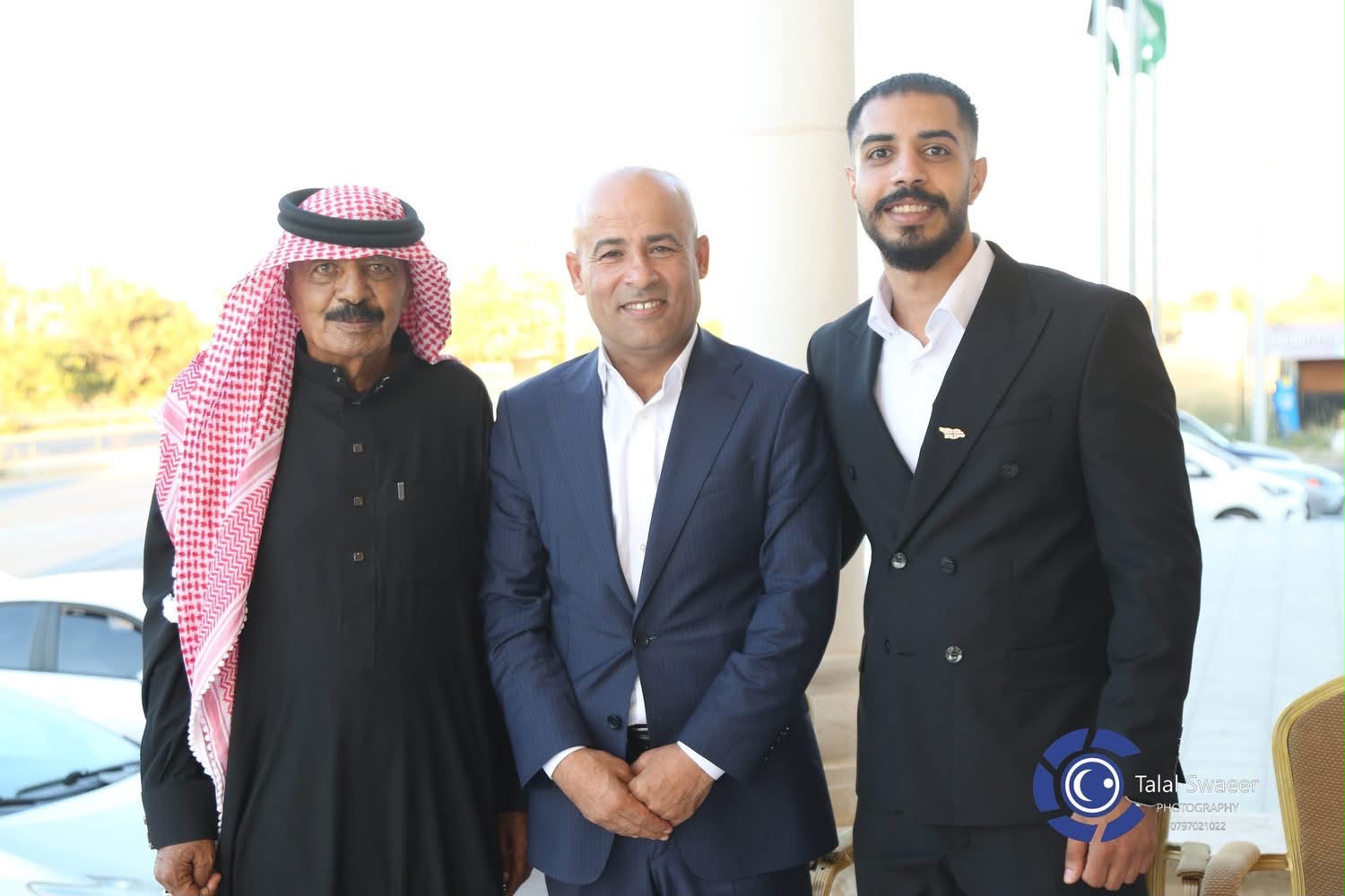 العميد الركن المتقاعد محمود حسن السواعير العجارمة يستقبل المهنئين بتخرج نجله الدكتور طبيب الاسنان حمدي
