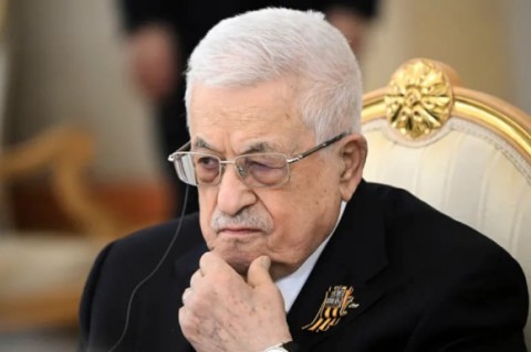 الرئيس عباس في ورطة .. دعوات إسرائيلية مفاجئة لمنع عودته إلى الضفة وحل السلطة الفلسطينية 