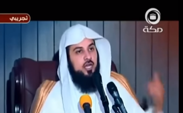 بالفيديو ..  خطورة السخرية من الدين والملتزمين ولو كان مزحا 