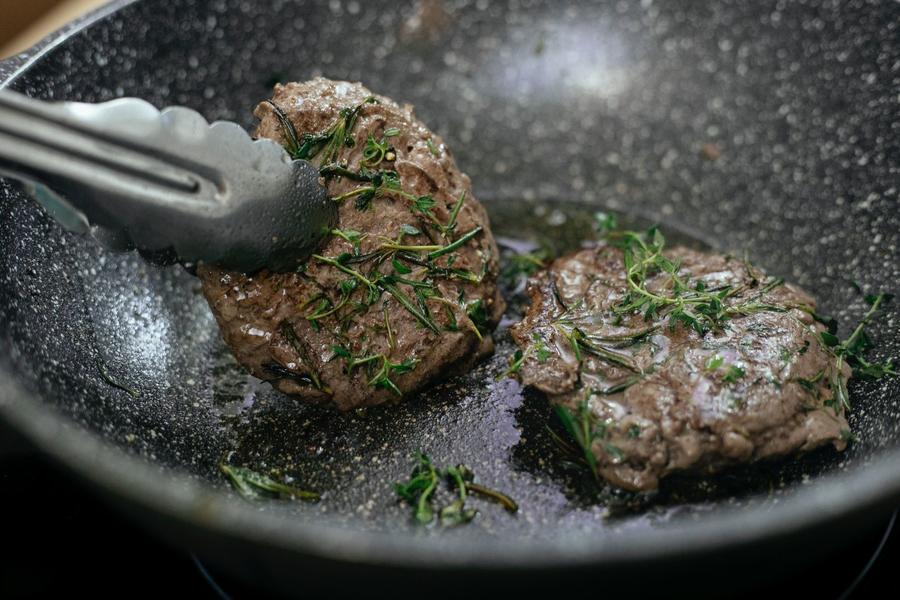 تفسير أكل اللحم في المنام للحامل