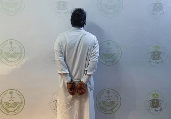  القبض على مواطن أثار النعرات وأساء لإحدى المناطق عبر محتوى مرئي في الرياض