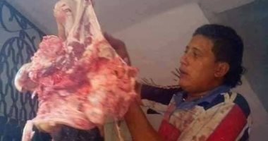 بالصور  ..  "أيام الكحرتة" ..  الفنان الشعبي "حمو بيكا" أثناء عمله بالجزارة قبل الشهرة