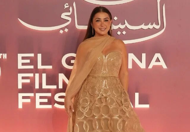 كندة علوش تشعل الجونة برقصة عفوية وعمر يوسف يعلّق (فيديو)