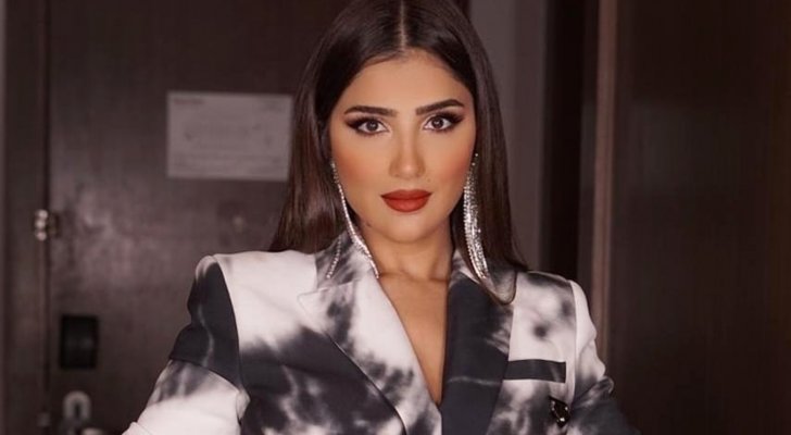 بالفيديو والصور  ..  إطلالة مميزة لـ مي عمر ..  وسعر الفستان حديث المتابعين! 