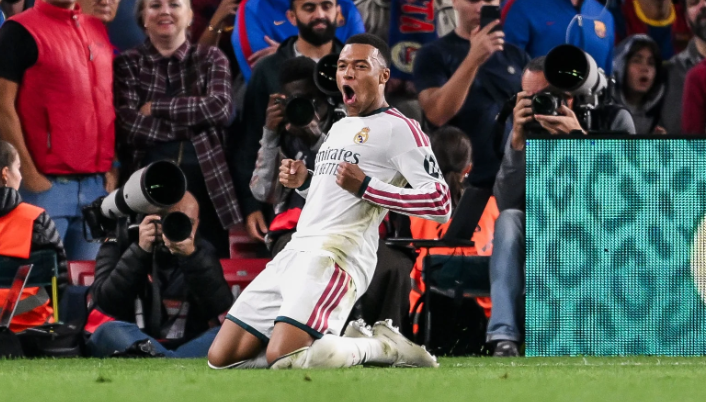 مبابي يقود ريال مدريد للفوز على برشلونة في الكلاسيكو 