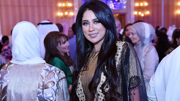 بالصور  ..  مي عبدالله أعيش قصة حب مع طارق العلي