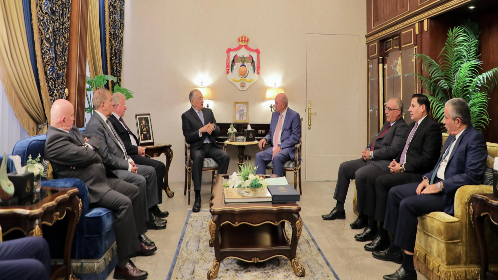 رئيس مجلس الأعيان يتسلم التقرير السنوي لهيئة النزاهة ومكافحة الفساد 2024