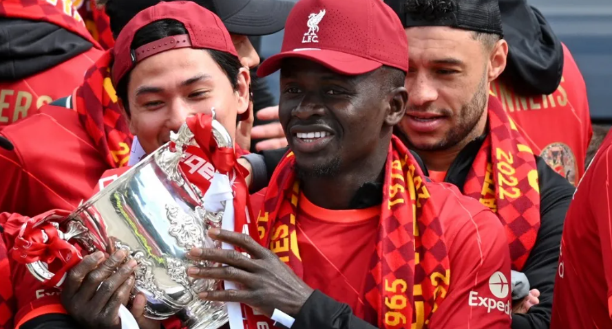 ليفربول يرد على "العرض الأول" لشراء ماني