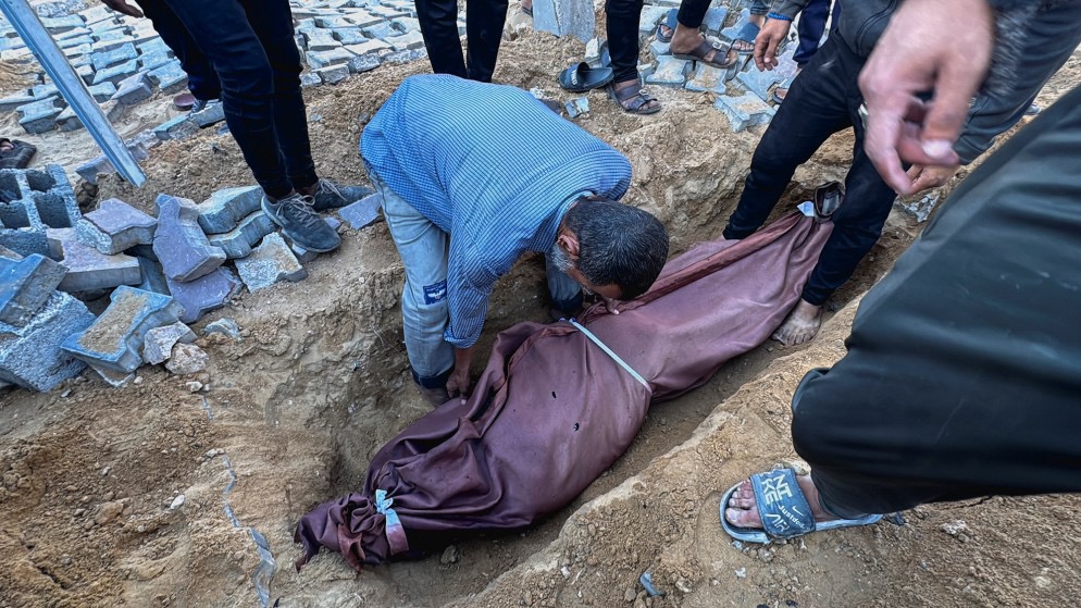 47 شهيدا وإصابات في قصف إسرائيلي على دير البلح والنصيرات والزوايدة